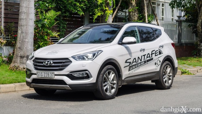 xe Hyundai Santafe 2017