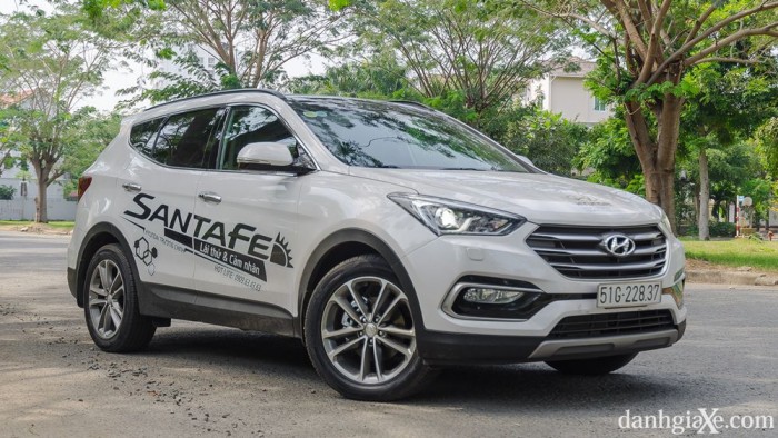 xe Hyundai Santafe 2017