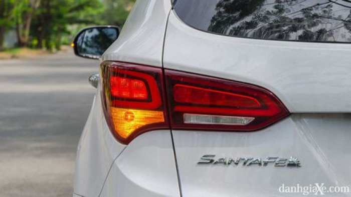 xe Hyundai Santafe 2017