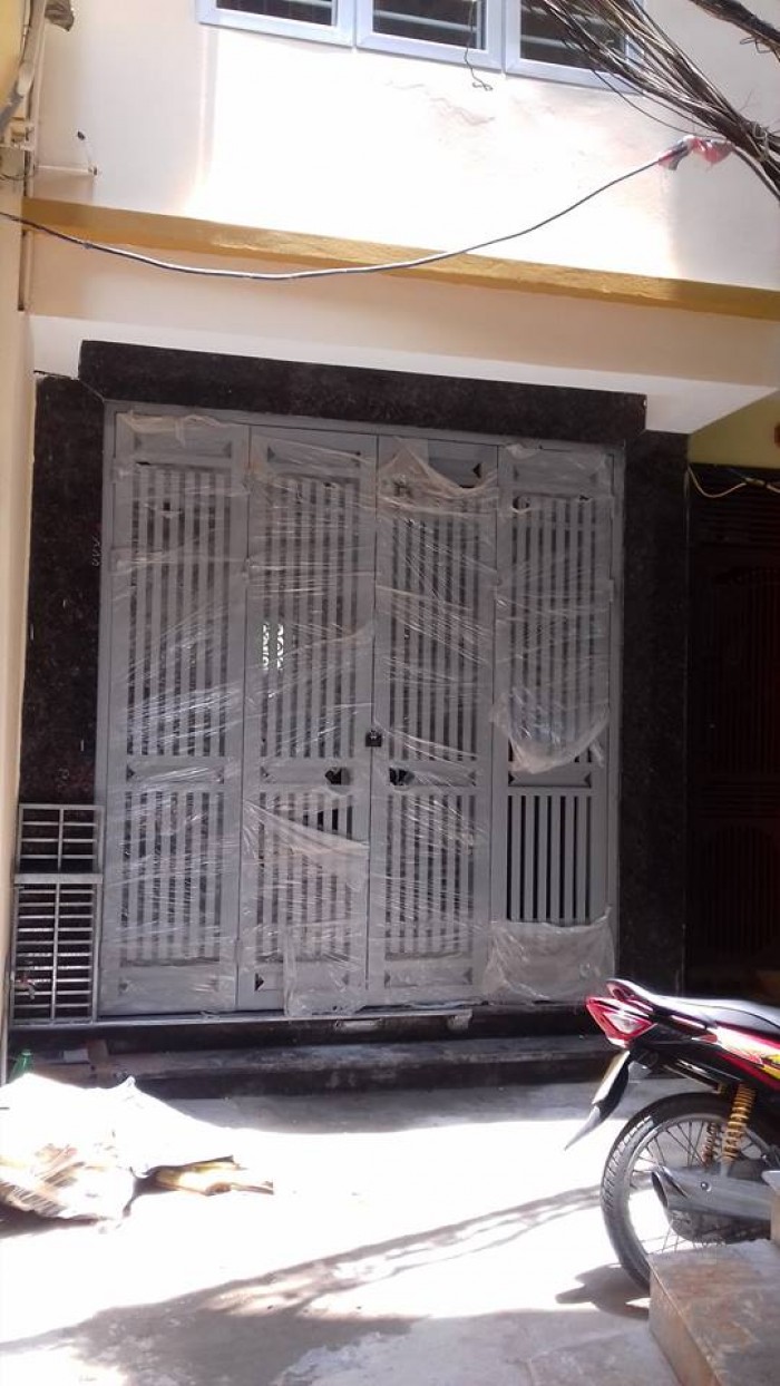 Bán nhà ở Thái Hà, tiện ở, ô tô đỗ cửa , 3,8 tỷ.