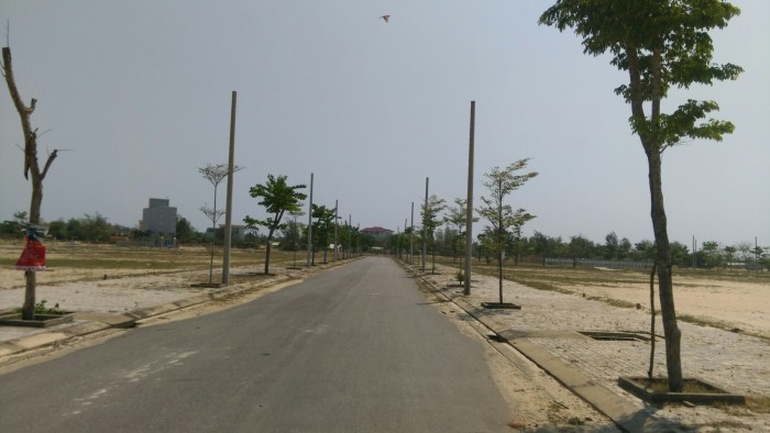 đất cạnh Coco Bay, lô C2-28, 100m2, hướng Tây, sổ đỏ