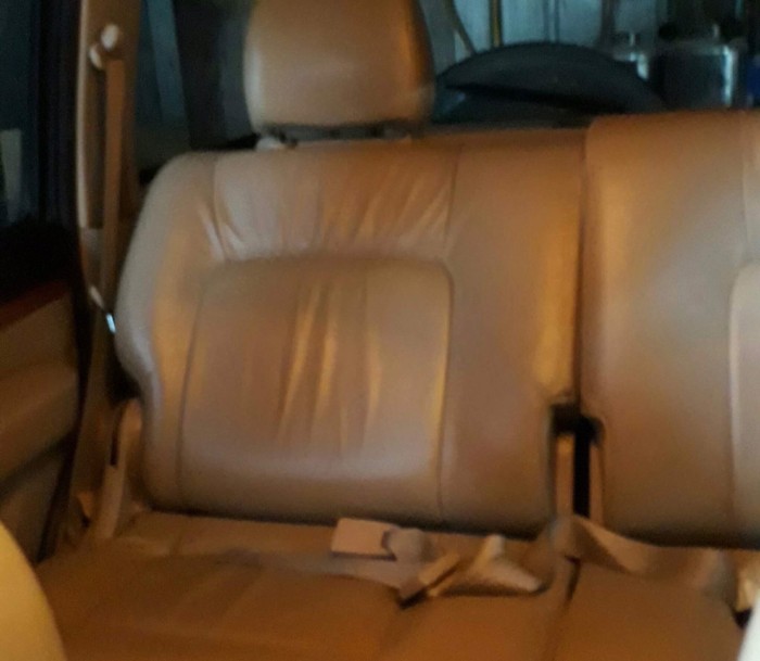 Cần bán chiếc xe Ford Everest Limited 2011 số tự động màu bạc