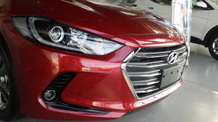HyunDai Elantra Mẫu mới, đẹp, bền, tốc độ, vượt mọi địa hình nguy hiểm.