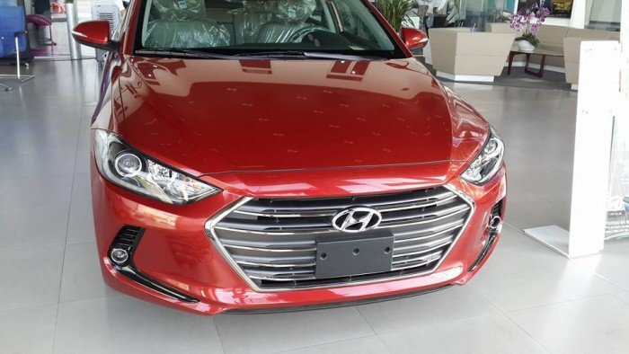 HyunDai Elantra Mẫu mới, đẹp, bền, tốc độ, vượt mọi địa hình nguy hiểm.