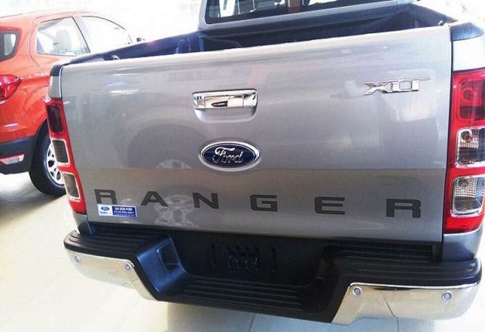 Khuyến mãi mua xe Ford Ranger XLS, số sàn, vay trả góp chỉ 150 triệu, giao xe trong 30 ngày.
