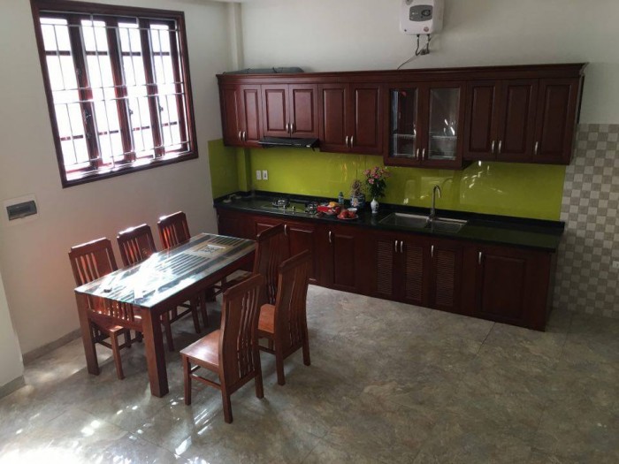 Chính chủ bán gấp nhà Chùa Láng, Đống Đa 50m2, 5 tầng, 4.2 tỷ.