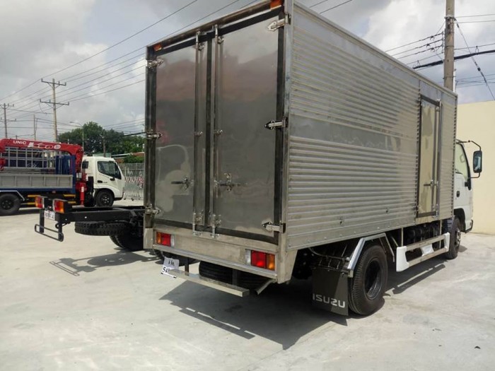 Isuzu 2.7 tấn giá rẻ, hỗ trợ trả góp 90% giá trị xe