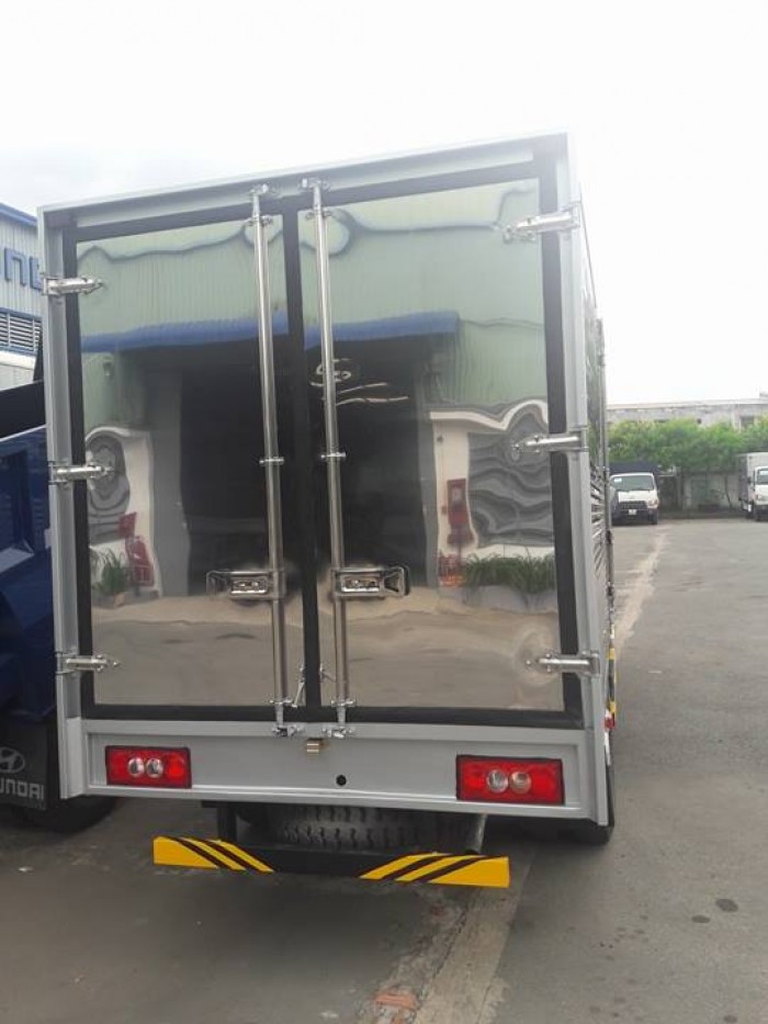 Giá Xe Tải Iz49 2t4 Rẻ Nhất - Xe IZ49 2T4 Thùng Mui Bạt Vào Thành Phố - Xe Giao Ngay