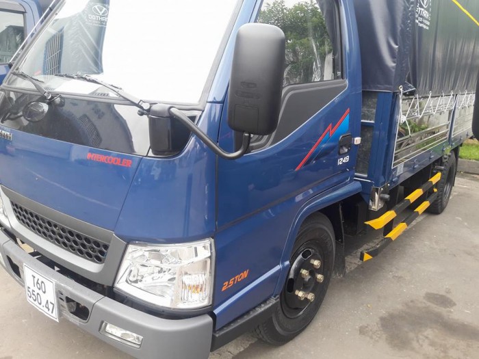 Giá Xe Tải Iz49 2t4 Rẻ Nhất - Xe IZ49 2T4 Thùng Mui Bạt Vào Thành Phố - Xe Giao Ngay