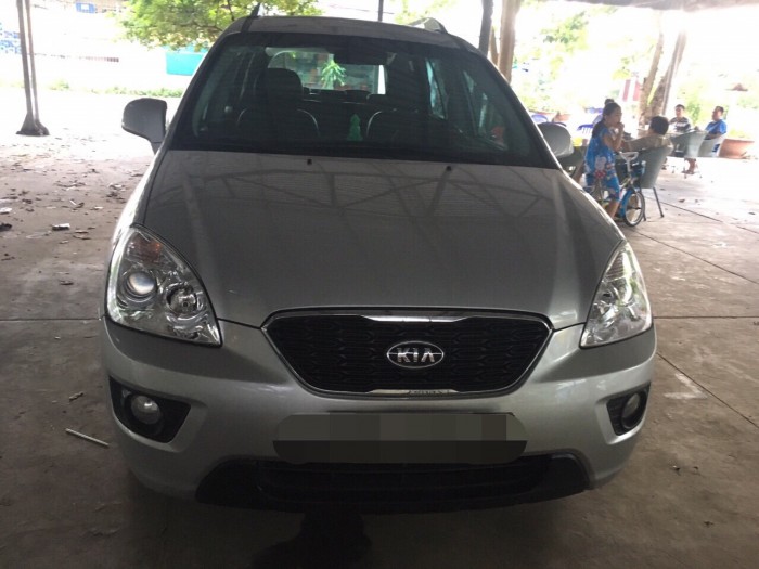 Cần bán xe Kia carens 2017 số sàn màu bạc zin nguyên con từ A tới Z