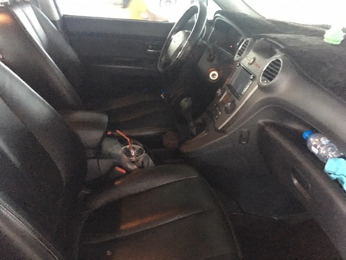 Cần bán xe Kia carens 2017 số sàn màu bạc zin nguyên con từ A tới Z