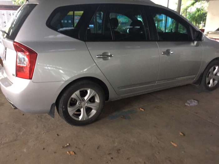 Cần bán xe Kia carens 2017 số sàn màu bạc zin nguyên con từ A tới Z