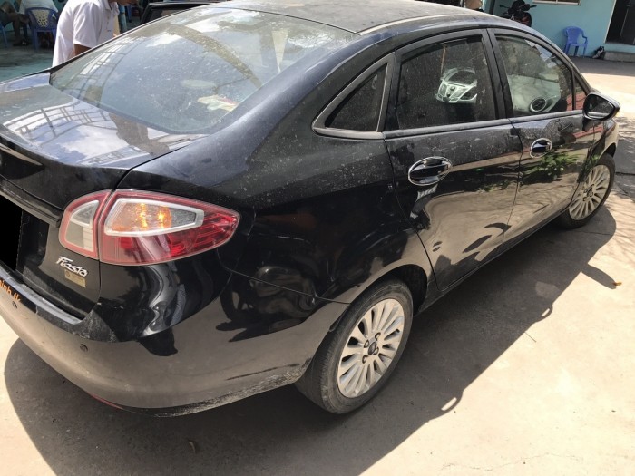 Cần bán xe Ford Fiesta 2011 số tự động màu đen vip