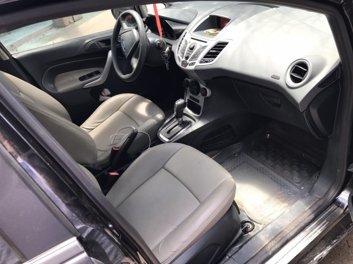 Cần bán xe Ford Fiesta 2011 số tự động màu đen vip