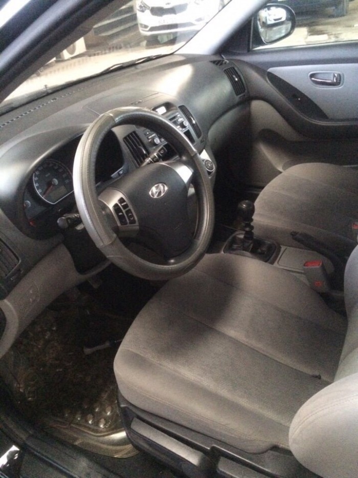Bán Hyundai Avante 1.6MT, số sàn, đời 2013, màu đen, 402tr bao test