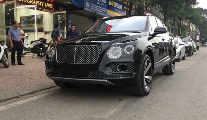 Bán xe Bentley Bentayga 2017