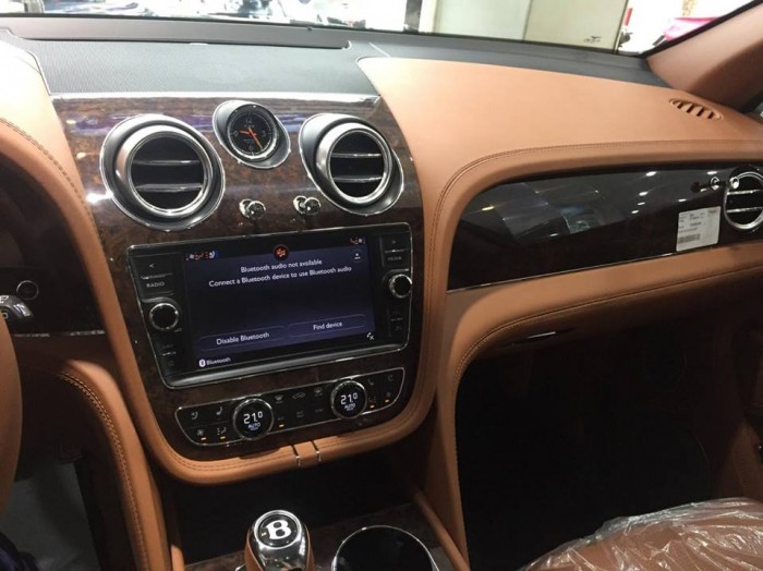 Bán xe Bentley Bentayga 2017