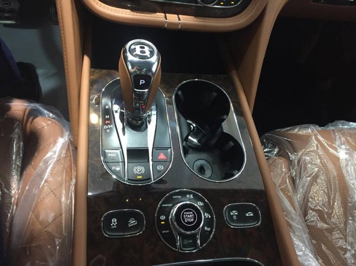 Bán xe Bentley Bentayga 2017