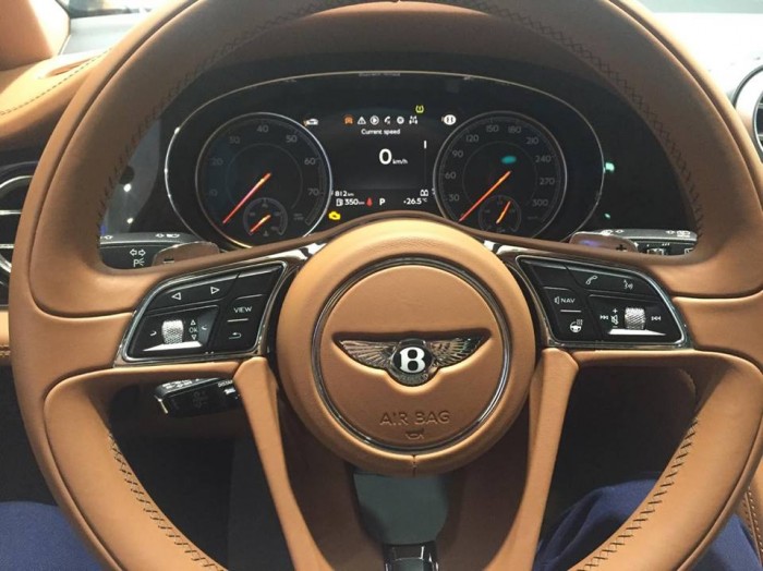 Bán xe Bentley Bentayga 2017