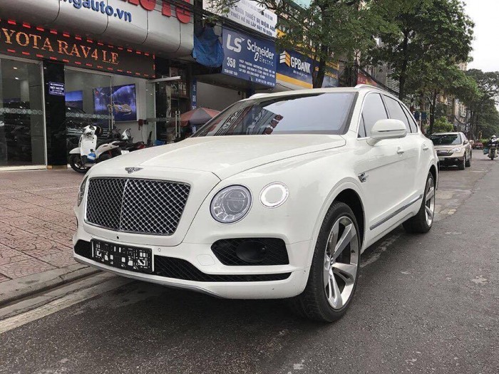 Bán xe Bentley Bentayga First Edition 2017