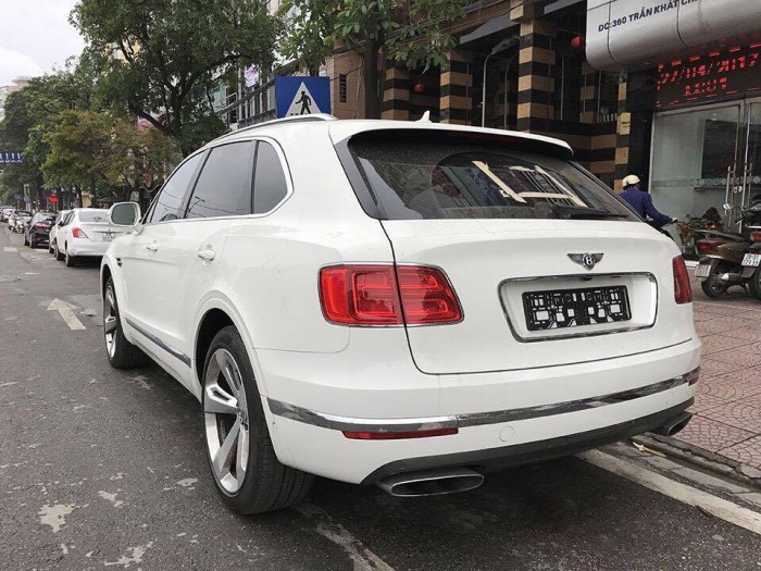 Bán xe Bentley Bentayga First Edition 2017