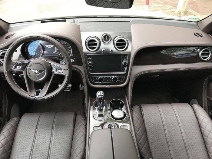Bán xe Bentley Bentayga First Edition 2017