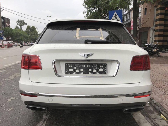 Bán xe Bentley Bentayga First Edition 2017