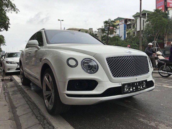 Bán xe Bentley Bentayga First Edition 2017