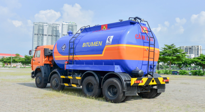 Xe bồn nhựa đường KAMAZ 6540 (8x4) 17,2 m3