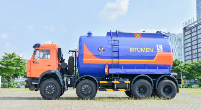 Xe bồn nhựa đường KAMAZ 6540 (8x4) 17,2 m3