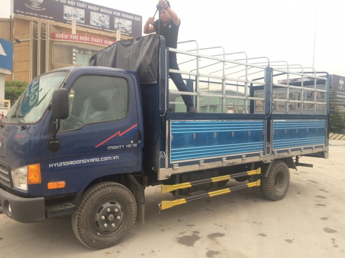 Hyundai HD700 7.0 Tấn Đồng Vàng - Thùng Bạt INOX, Khuyến mại lớn, Giao xe ngay