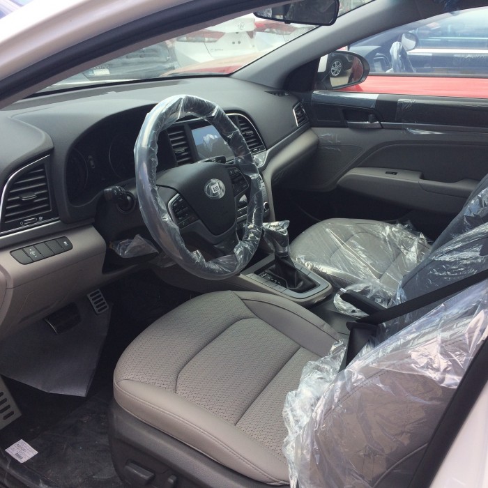 Hyundai Elantra KM hơn 80 triệu