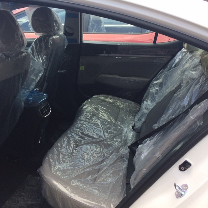 Hyundai Elantra KM hơn 80 triệu