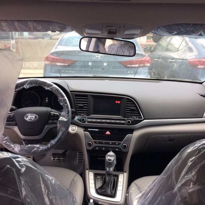 Hyundai Elantra KM hơn 80 triệu
