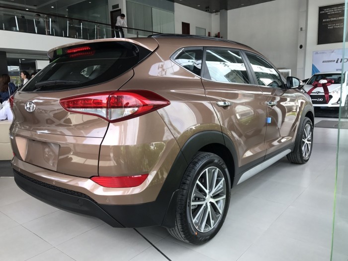 Hyundai Tucson KM hơn 100 triệu
