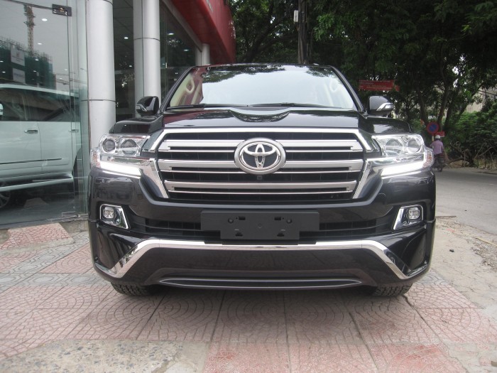 Bán xe Land Cruiser v6 2017 màu đen