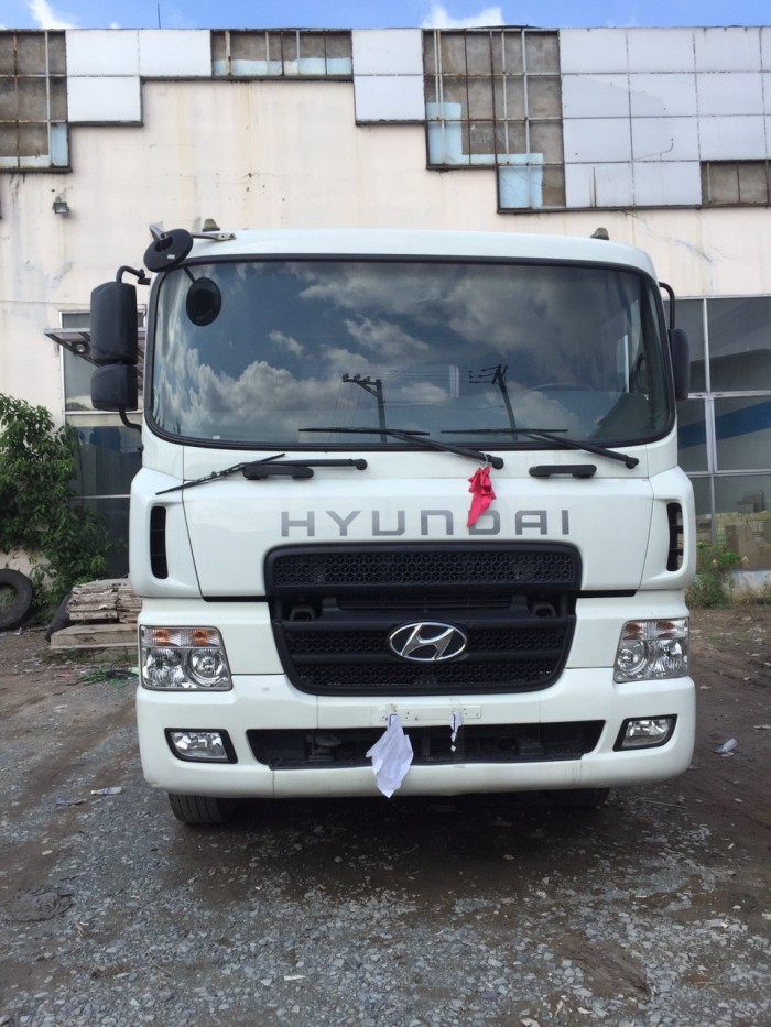 Đầu kéo Hyundai cũ HD700 2015