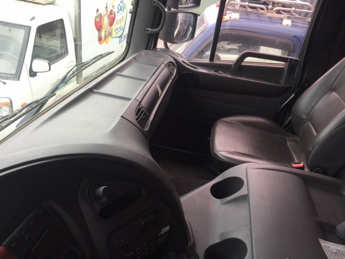 Đầu kéo Hyundai cũ HD700 2015