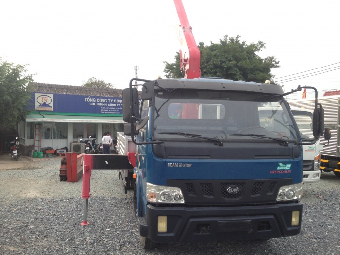 Xe tải Veam 5 tấn , gắn cẩu unic 340 4 khúc mới 100% sẵn