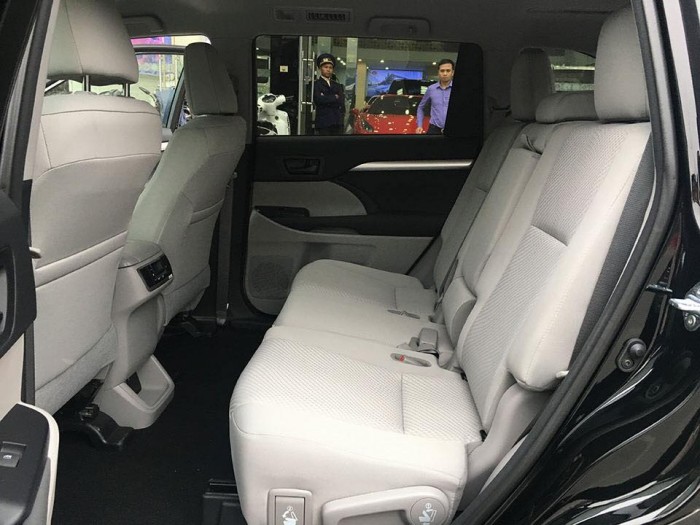 Bán xe Highlander LE 2017 xuất Mỹ