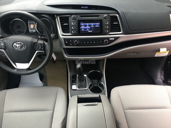 Bán xe Highlander LE 2017 xuất Mỹ
