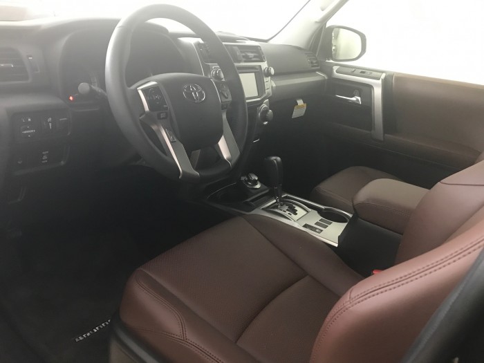 BÁN TOYOTA 4RUNNER dòng xe địa hình sản xuất tại Mỹ mới 100% giao xe ngay và giấy tờ