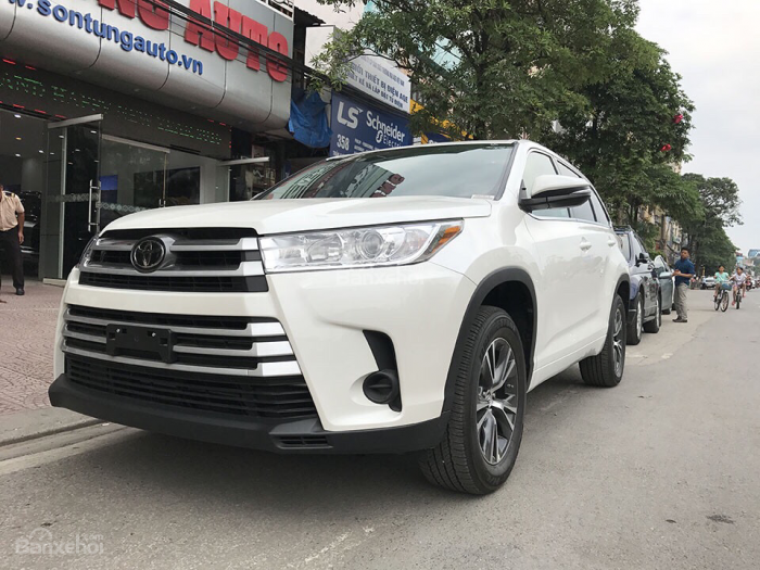 Bán xe Highlander LE 2017 màu trắng nhập Mỹ
