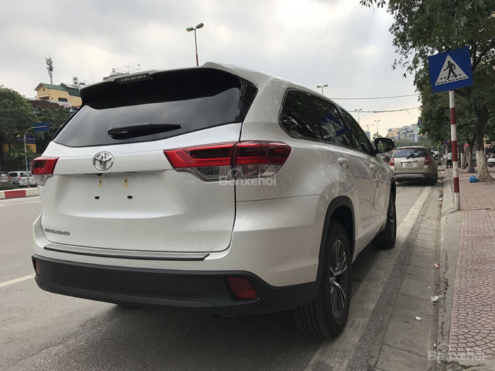 Bán xe Highlander LE 2017 màu trắng nhập Mỹ