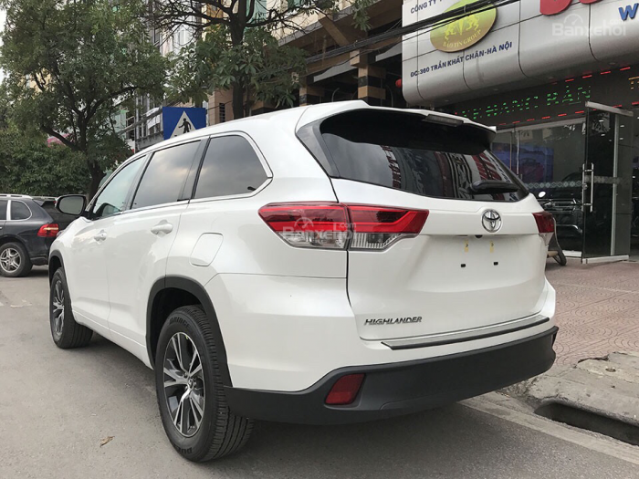 Bán xe Highlander LE 2017 màu trắng nhập Mỹ