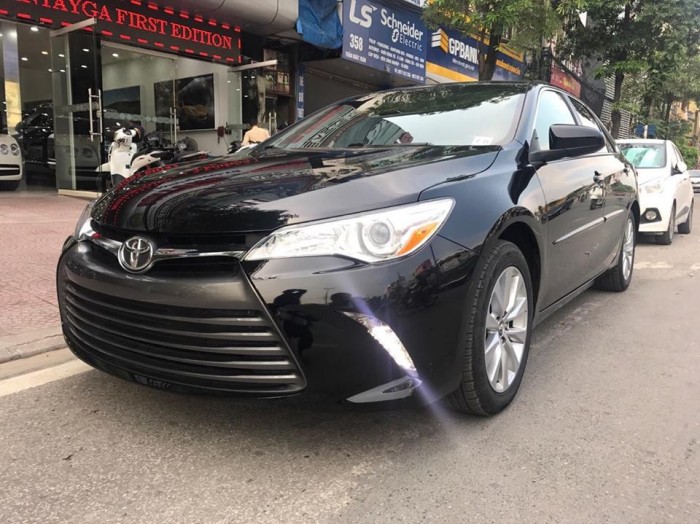Bán xe Toyota Camry XLE mới 100% nhập khẩu nguyên chiếc