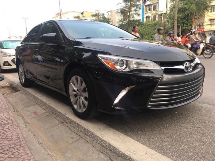 Bán xe Toyota Camry XLE mới 100% nhập khẩu nguyên chiếc