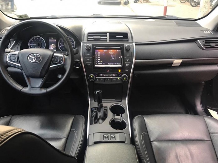 Bán xe Toyota Camry XLE mới 100% nhập khẩu nguyên chiếc