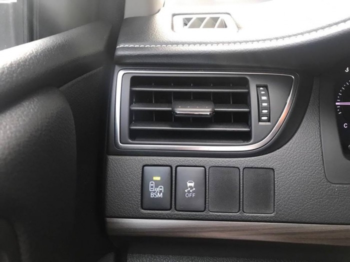 Bán xe Toyota Camry XLE mới 100% nhập khẩu nguyên chiếc