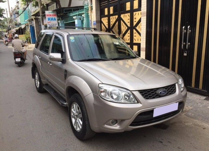 Cần bán Ford Escape xls 2010 số tự động màu hồng phấn